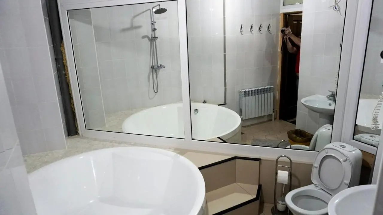 Астрахань: Индивидуальный Жилой Дом в Астрахани Свердлова 51