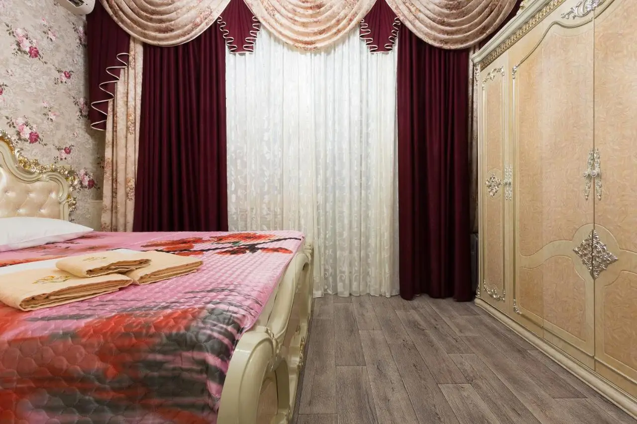 Астрахань: Apartments Lux pl.Lenina 8