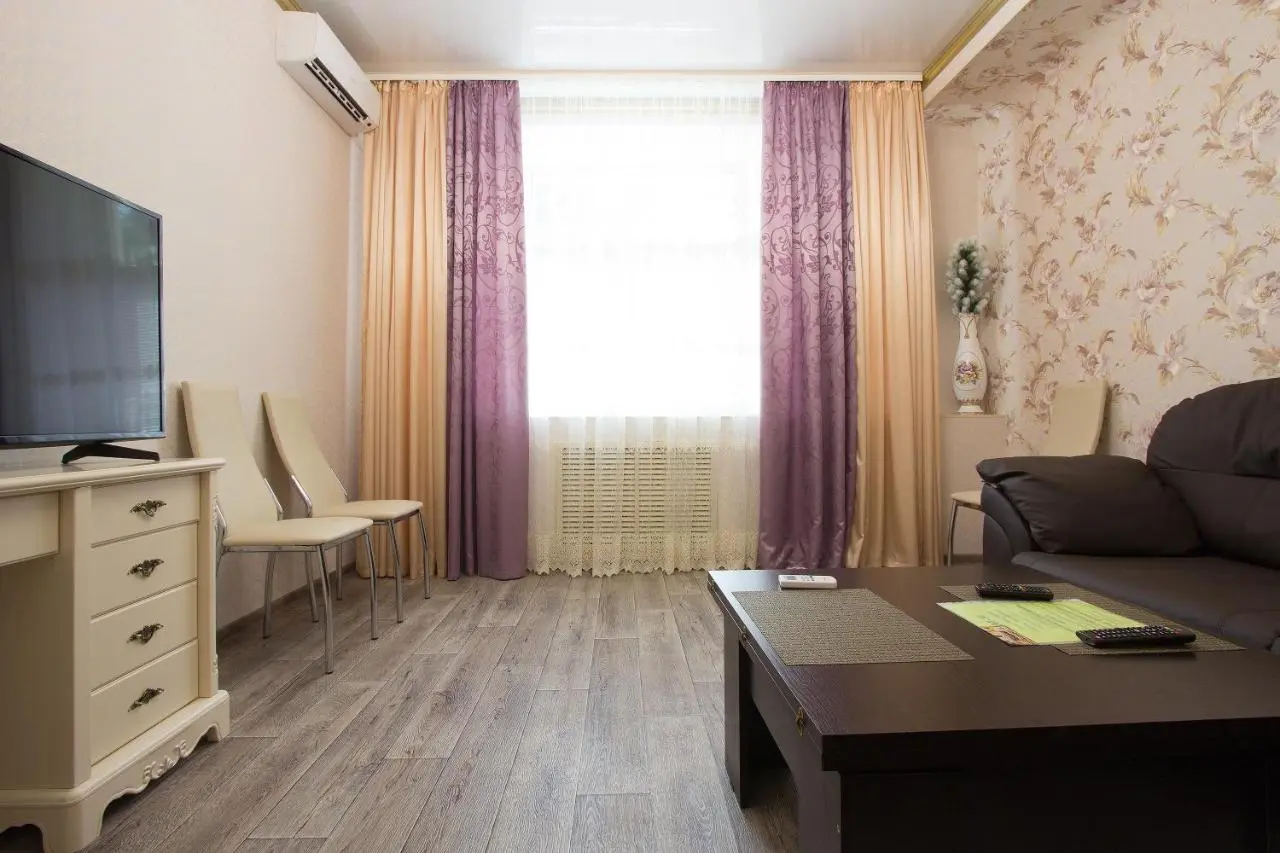 Астрахань: Apartments Lux pl.Lenina 12/1