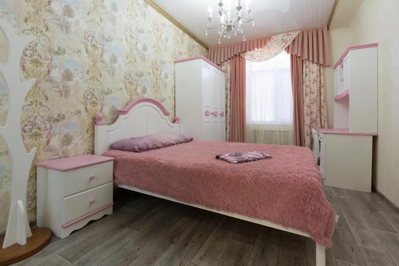 Астрахань: Apartments Lux pl.Lenina 12/1