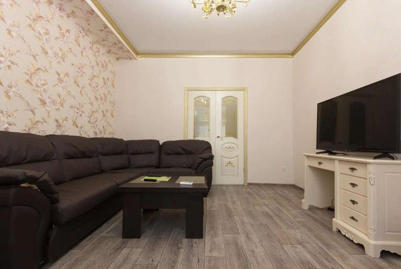 Астрахань: Apartments Lux pl.Lenina 12/1
