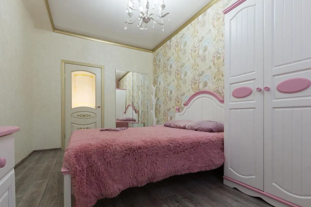 Астрахань: Apartments Lux pl.Lenina 12/1