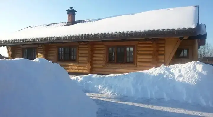 Романово: На Озере С Конюшней