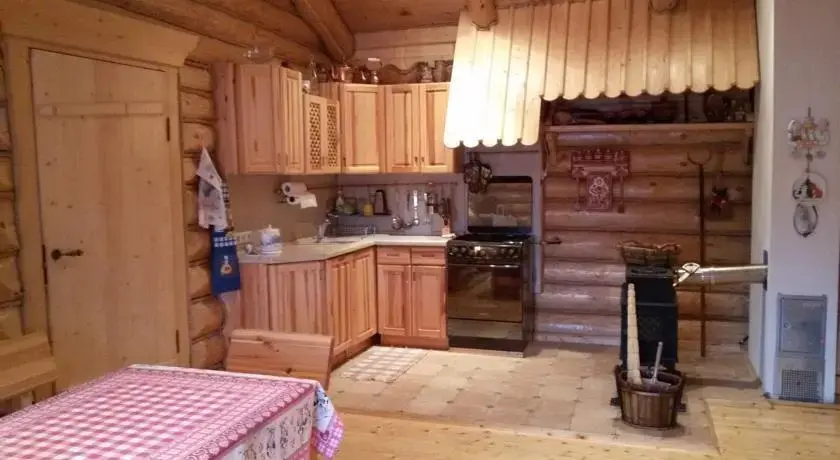 Романово: На Озере С Конюшней