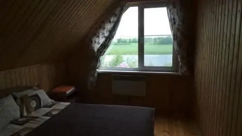 Углич: Hunter Village