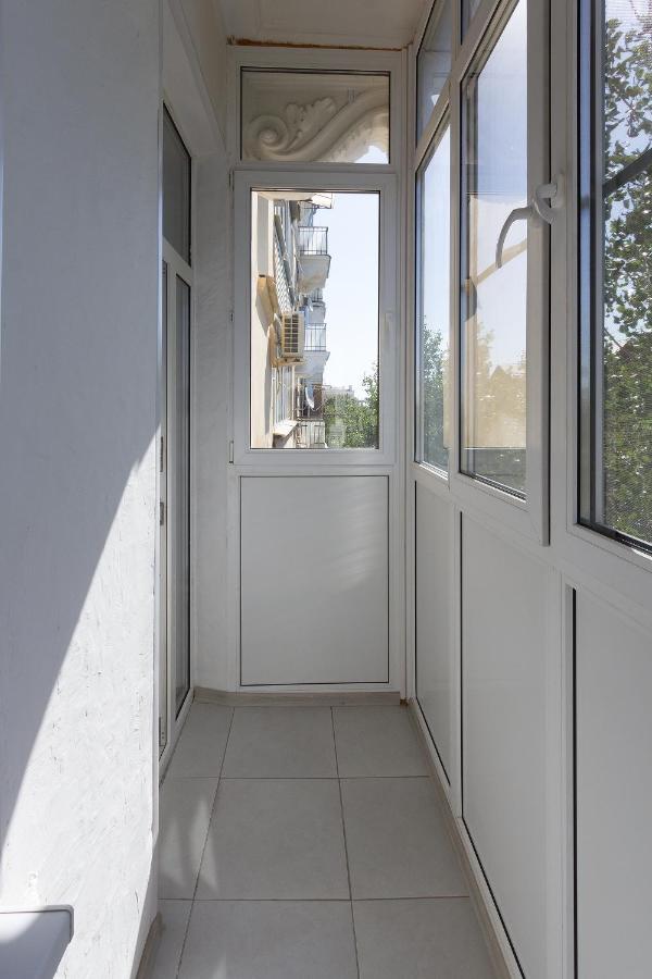 Астрахань: Apartments Lux pl.Lenina 10/4