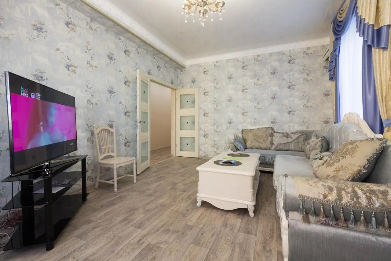 Астрахань: Apartments Lux pl.Lenina 10/4