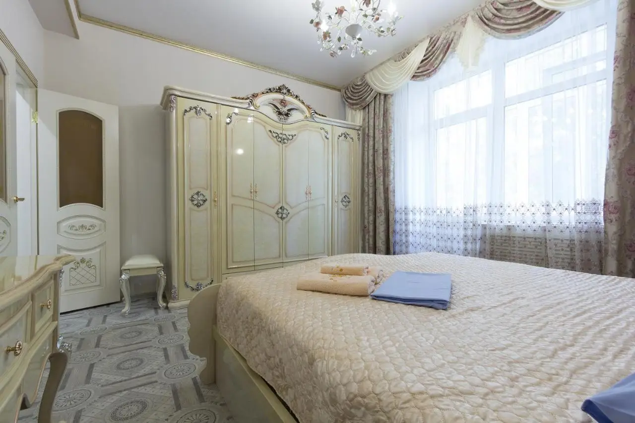 Астрахань: Apartments Lux pl.Lenina 10/3
