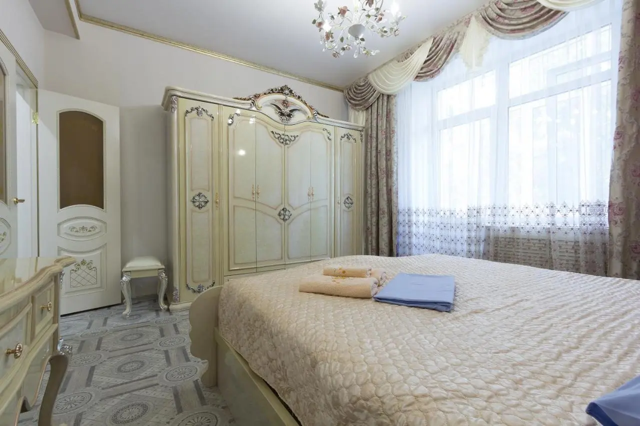 Астрахань: Apartments Lux pl.Lenina 10/3