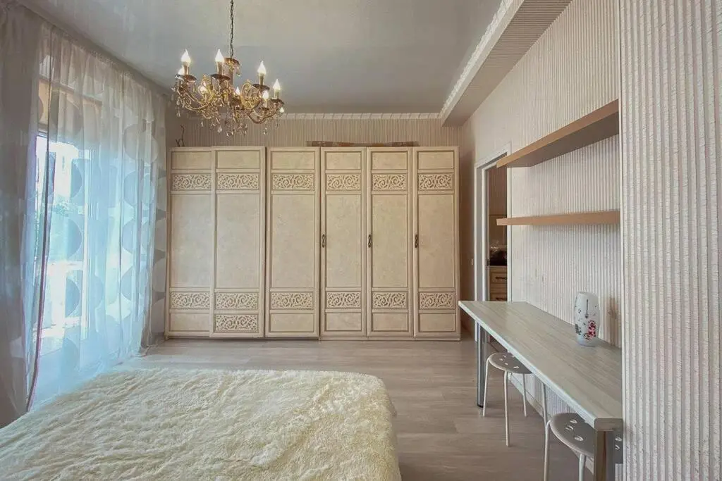 Астрахань: Kvart Hotel - Светлая двухкомнатная квартира на площади Ленина