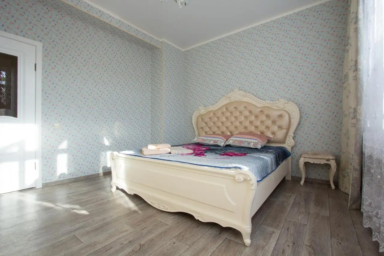 Астрахань: Apartaments VIP-LUX pl.Lenina 10/4