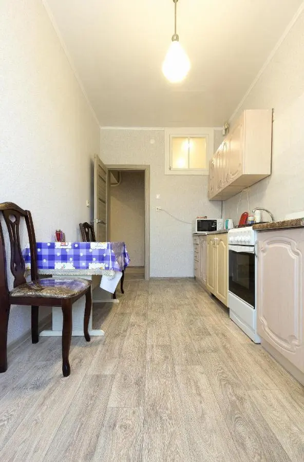 Астрахань: Apartment on Ploshchad Lenina 12/2