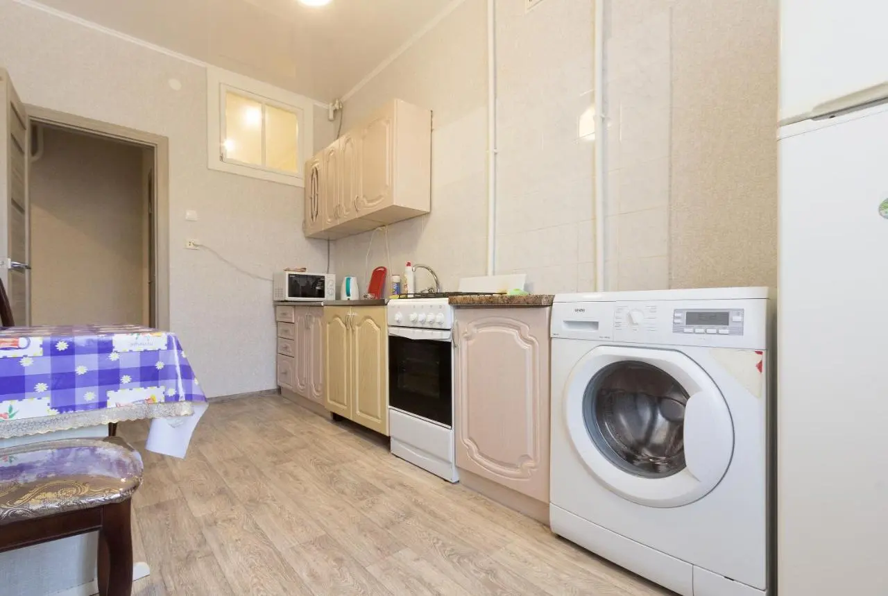 Астрахань: Apartment on Ploshchad Lenina 12/2