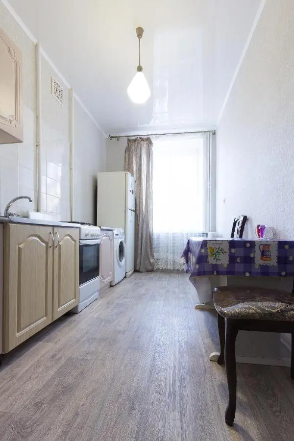Астрахань: Apartment on Ploshchad Lenina 12/2