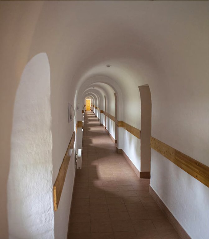 Ростов Великий: Troitse-Sergiev Varnitskiy monastery - Hostel