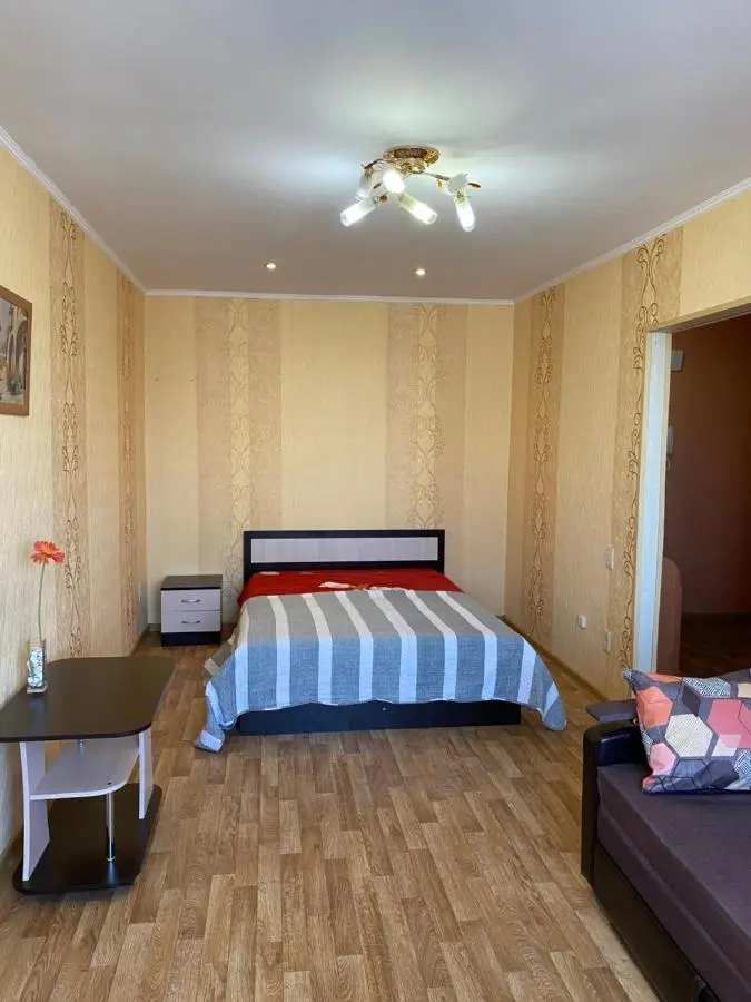 Астрахань: Apartment on Sverdlova 31