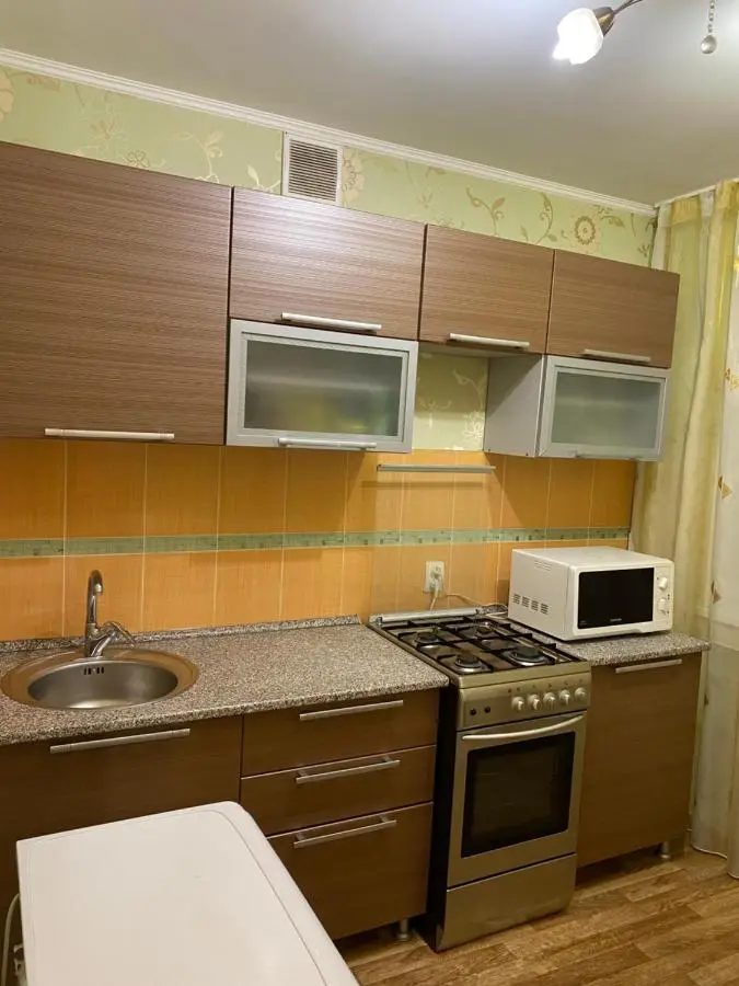 Астрахань: Apartment on Sverdlova 31