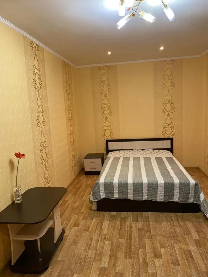 Астрахань: Apartment on Sverdlova 31