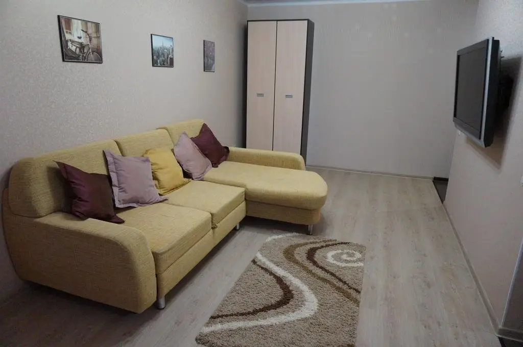 Уфа: Day Apartments na Prospekte Oktyabrya 164