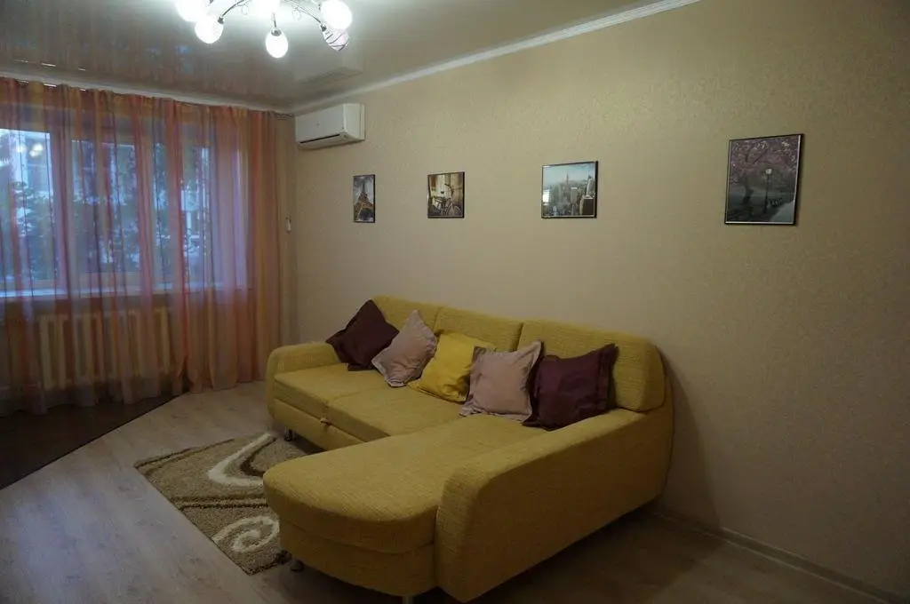 Уфа: Day Apartments na Prospekte Oktyabrya 164