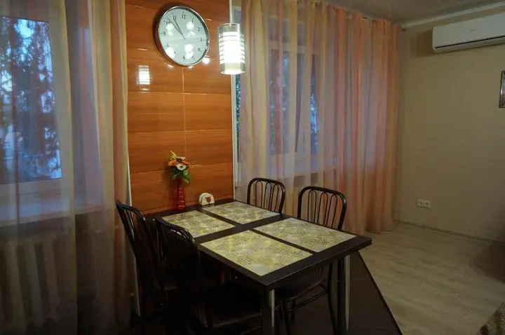 Уфа: Day Apartments na Prospekte Oktyabrya 164