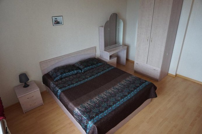Уфа: Day Apartments na Vosmogo Marta