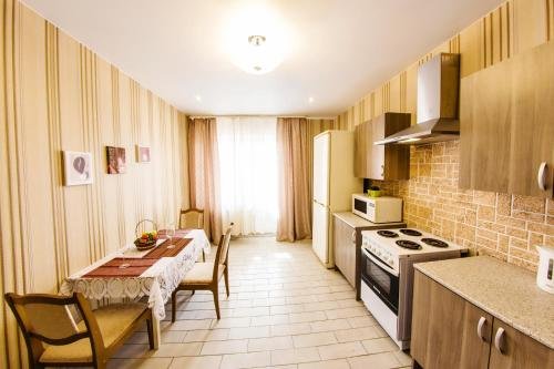 Уфа: Houm Otel' na Revoljutsionnoj, 96