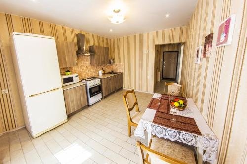 Уфа: Houm Otel' na Revoljutsionnoj, 96