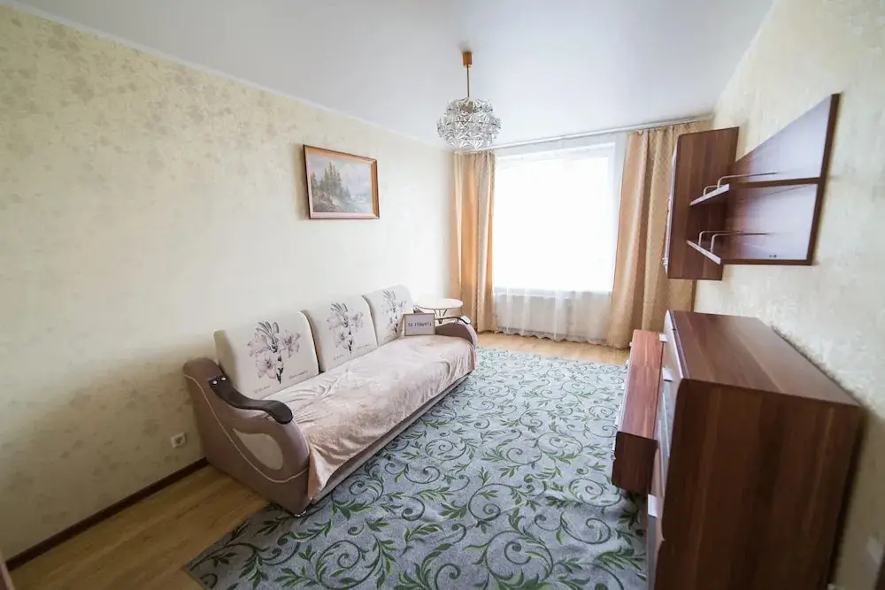Уфа: ул. Комсомольская, 15-250