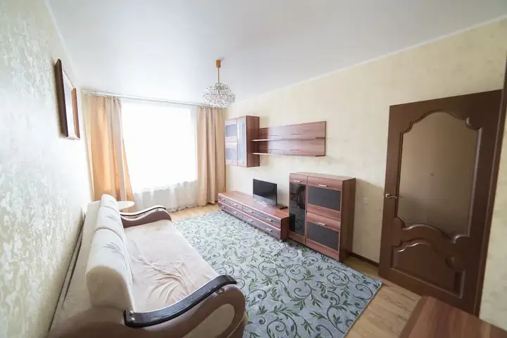 Уфа: ул. Комсомольская, 15-250