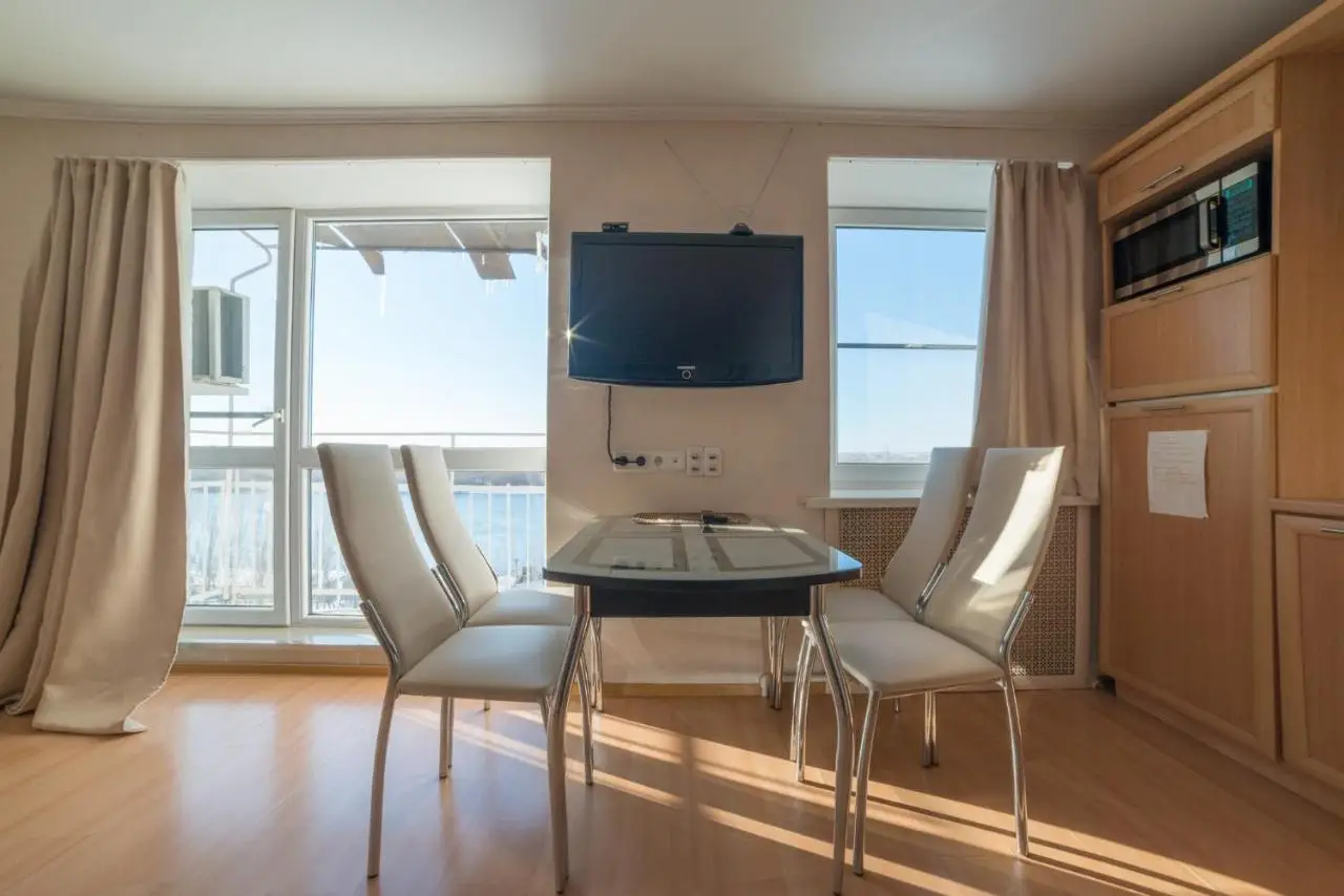 Астрахань: Kvartira Klass Apartments at Chekhova 103