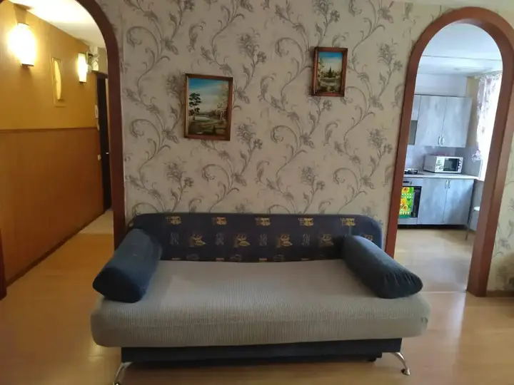 Уфа: Апартаменты УЮТ на улице Братьев Кадомцевых