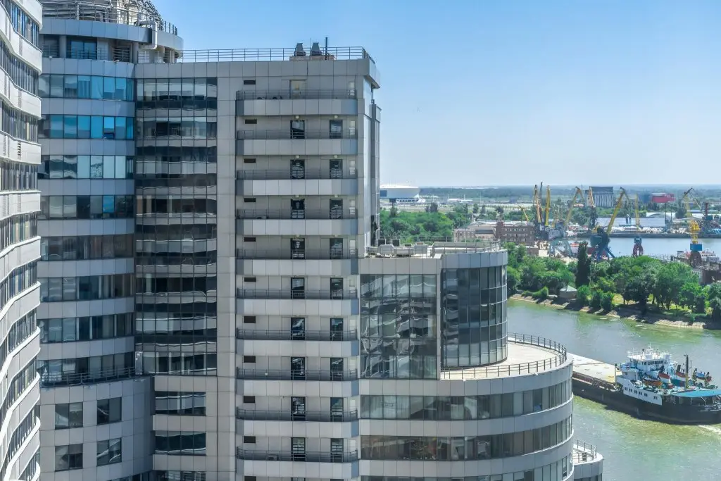 Ростов-на-Дону: Белый Ангел на улице Береговая 6