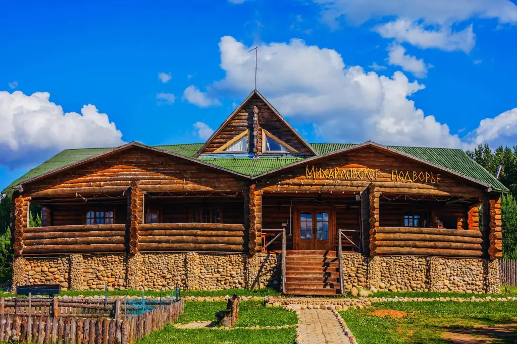 Михайловское: Отель Киногородок