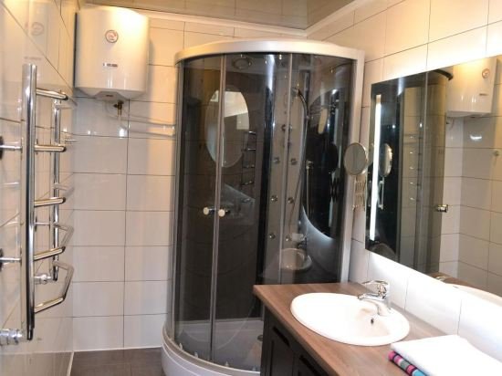 Казань: Apartment On Chetaeva 28