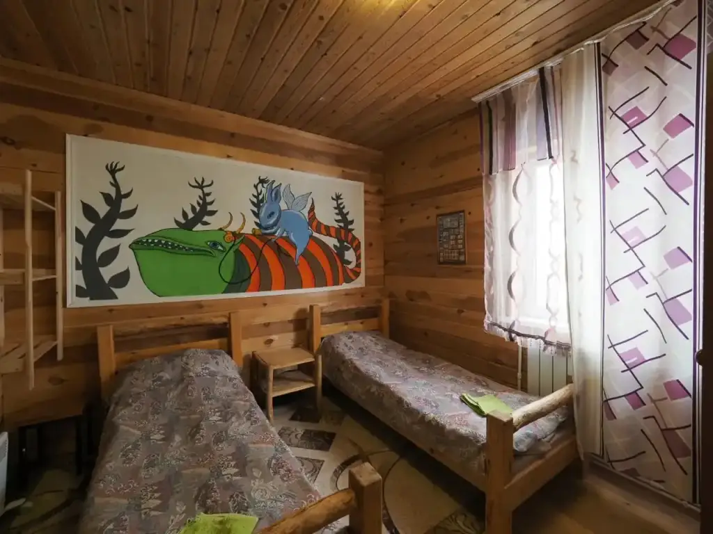 Листвянка: Obitayemiy ostrov