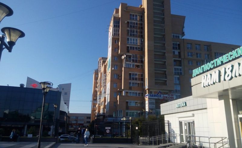 Иркутск: Апартаменты ХОРОМЫ на ул. Байкальская, д. 107 А/5