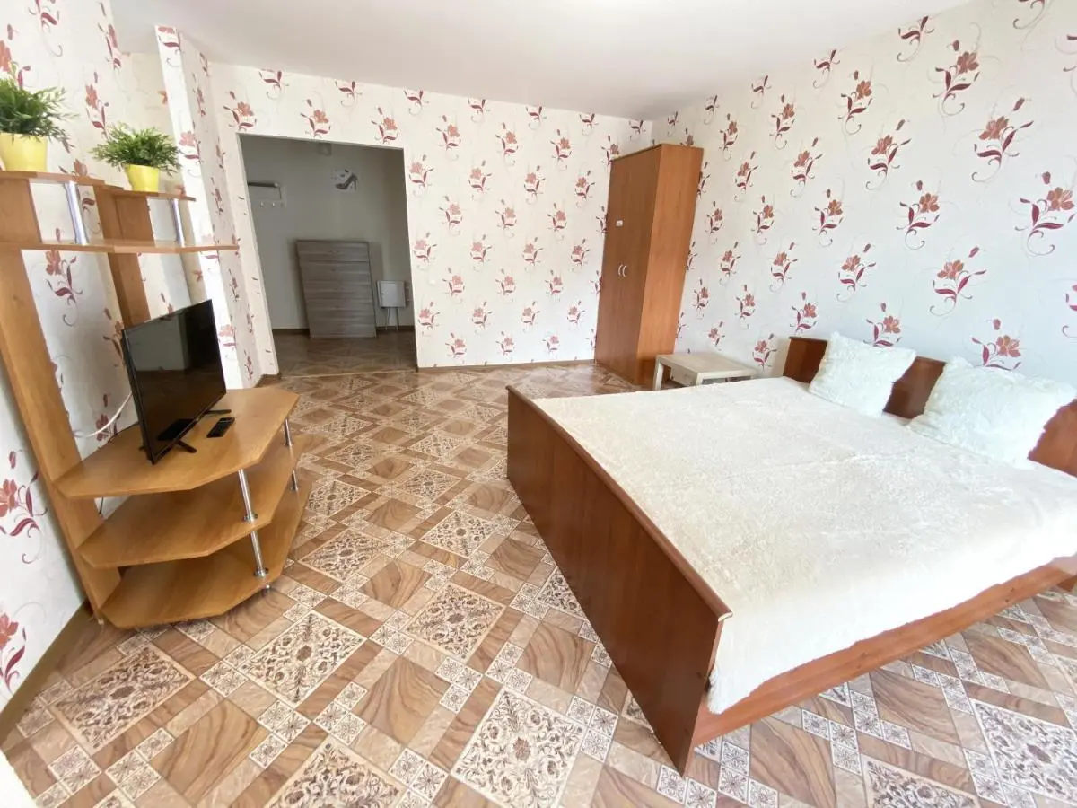Уфа: Apartment Revolyutsionnaya 68-66