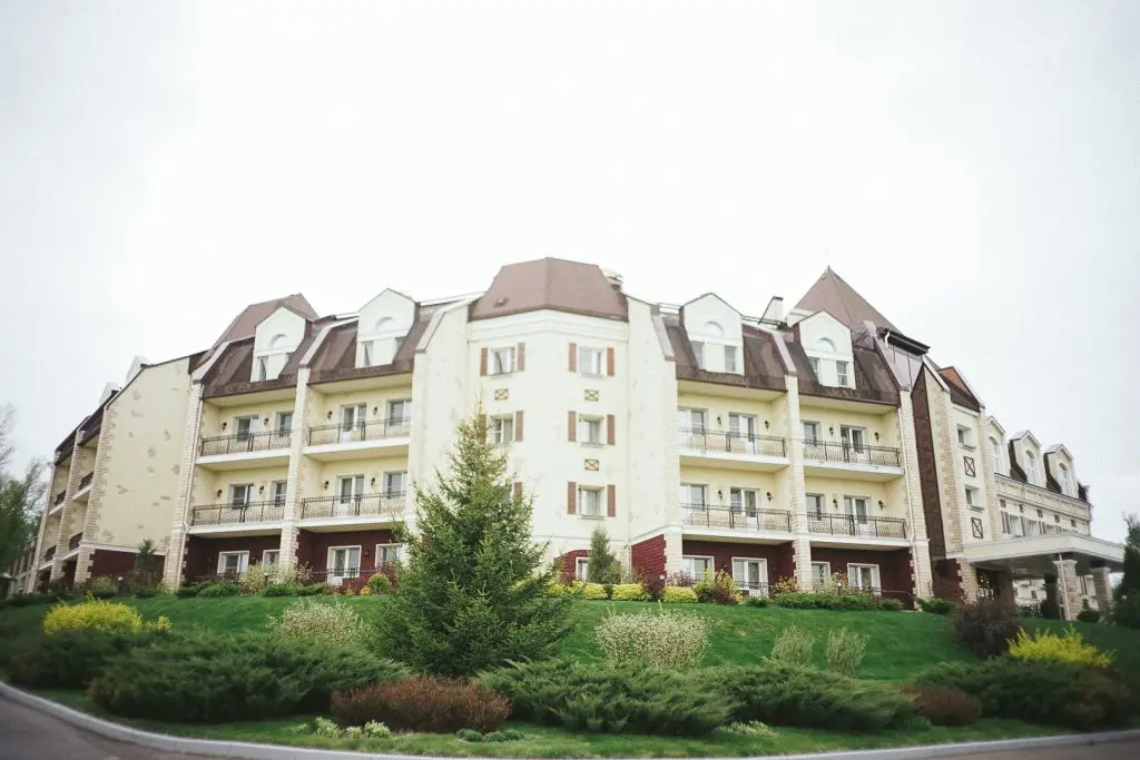 Ясная Поляна: Отель Грумант Resort & SPA