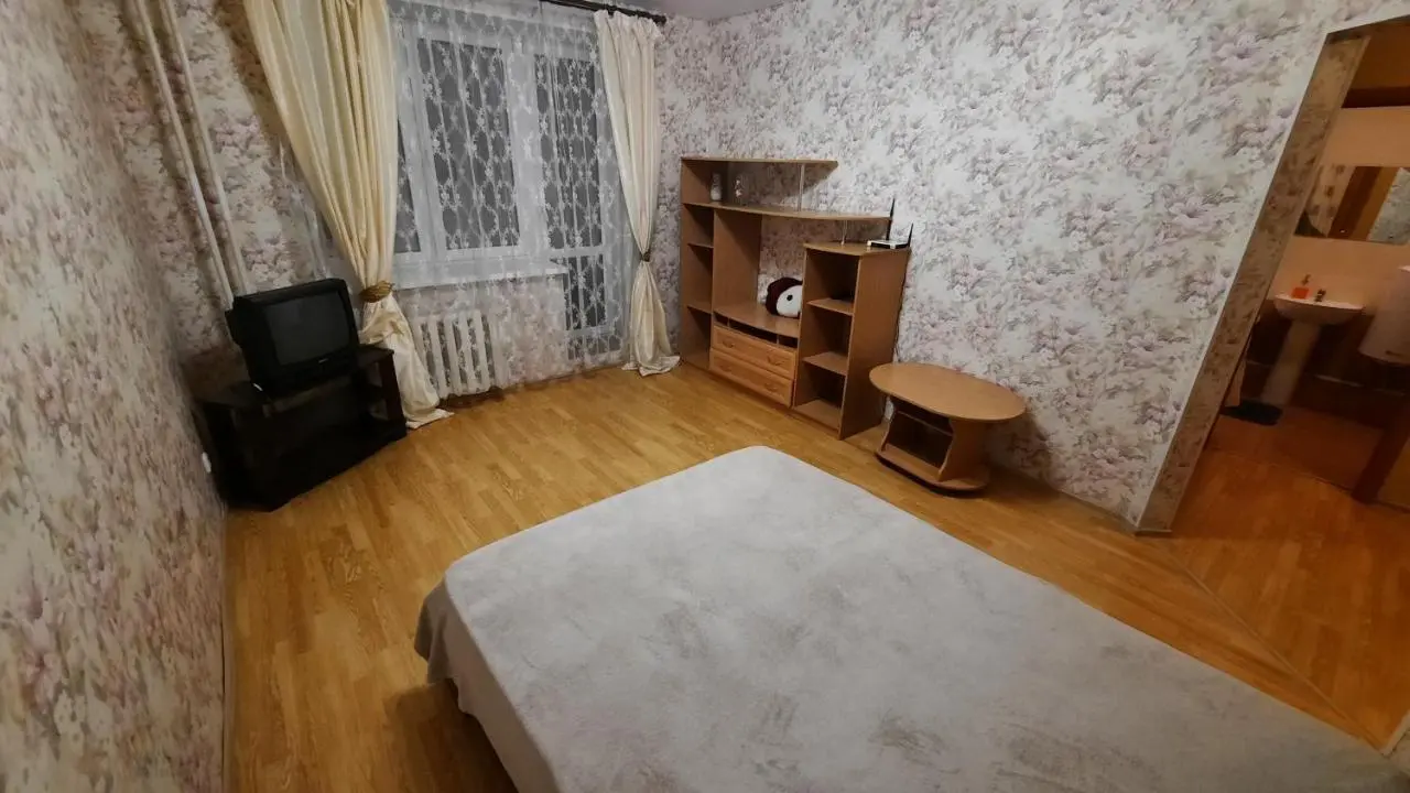 Уфа: комфортная 2 комнатная квартира возле Аквапарка на Комсомольской 148