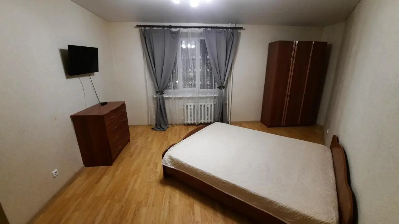 Уфа: комфортная 2 комнатная квартира возле Аквапарка на Комсомольской 148