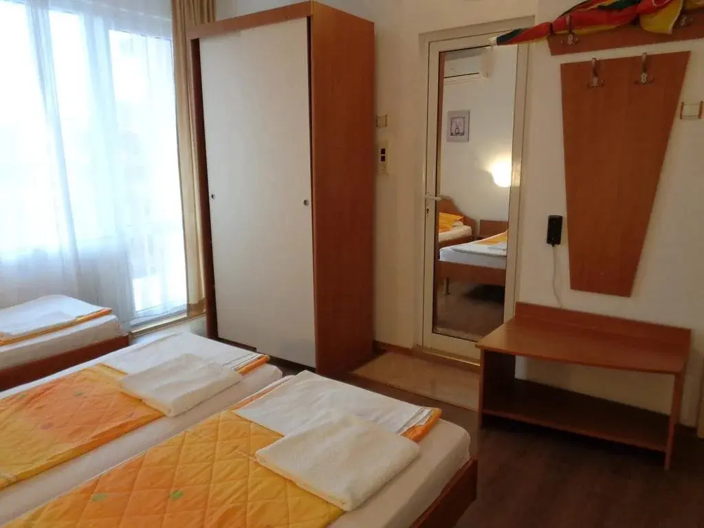 Несебр: Gerovi Guest House