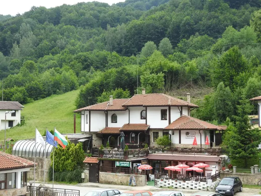 Троян: Guest house Elora