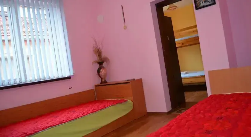 Самоков: Tainov House