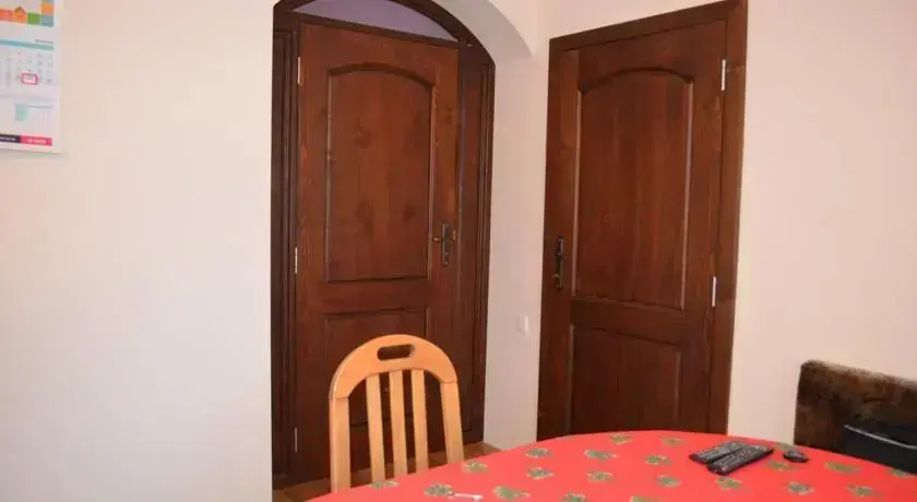 Самоков: Tainov House