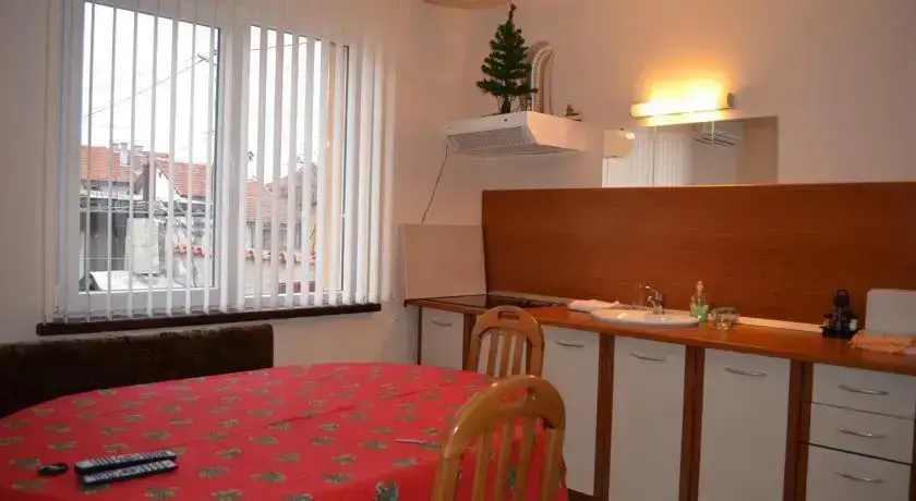 Самоков: Tainov House