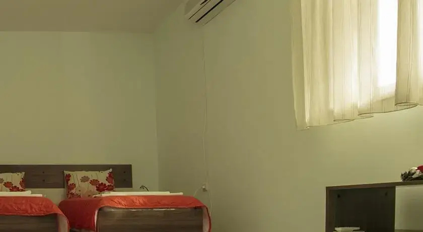 София: Guest House "Momchil"