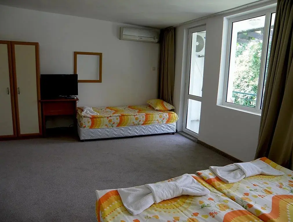 Приморско: Hotel Char