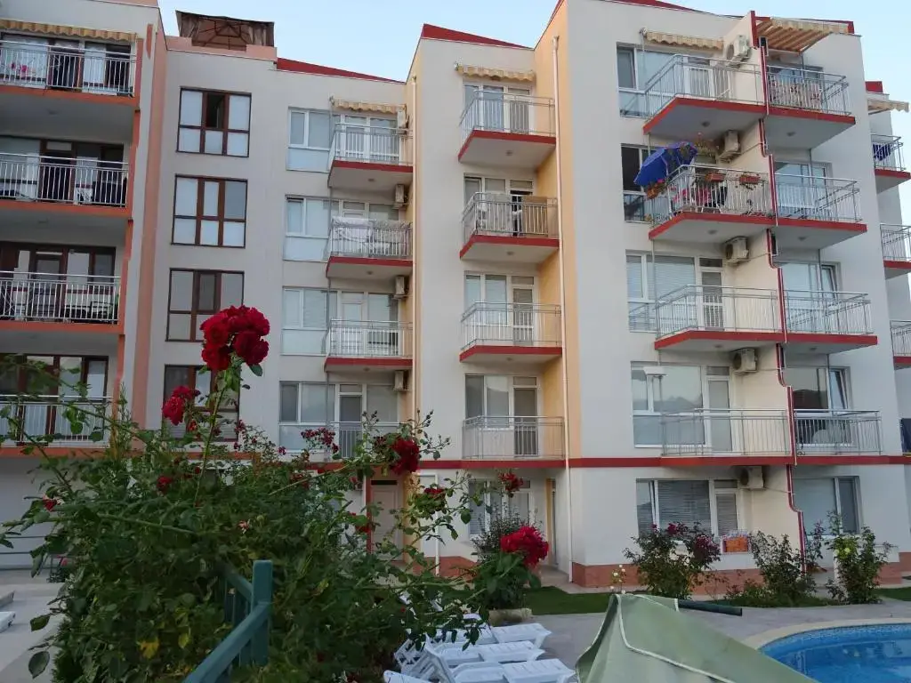 Apartments In Lotos Complex — фото 1