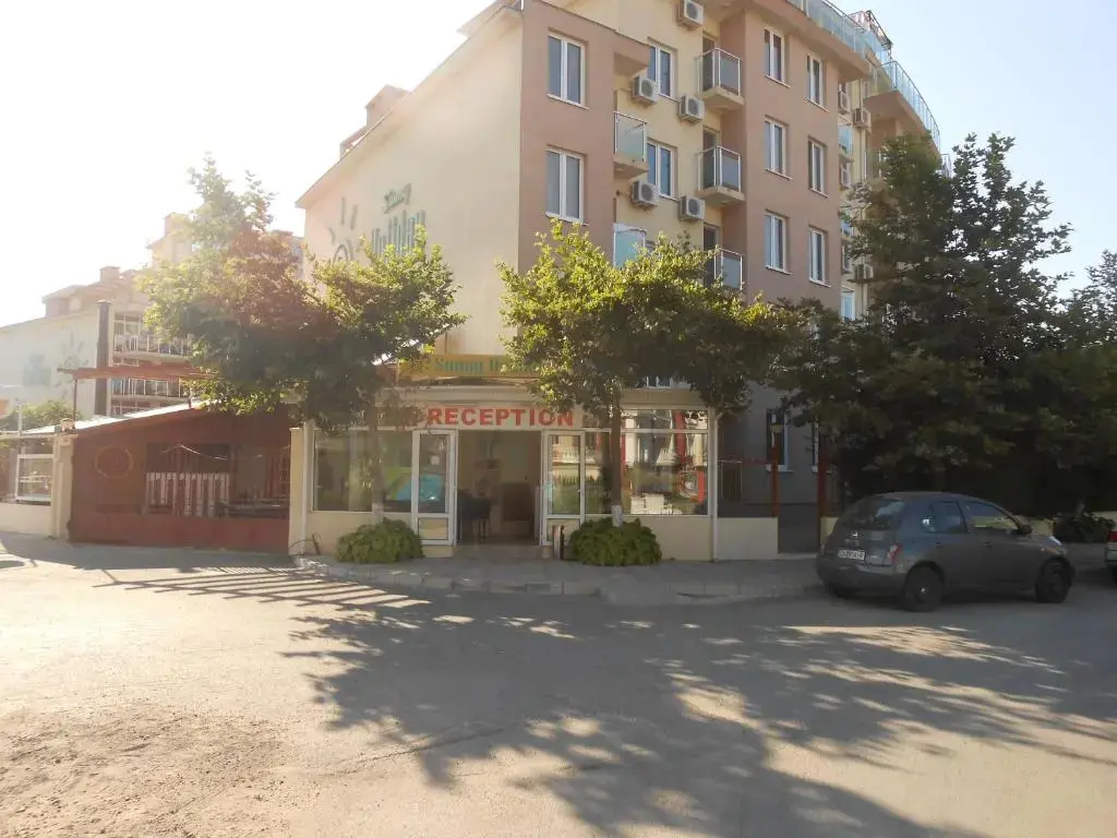 Солнечный берег: Tomi Family Apartments
